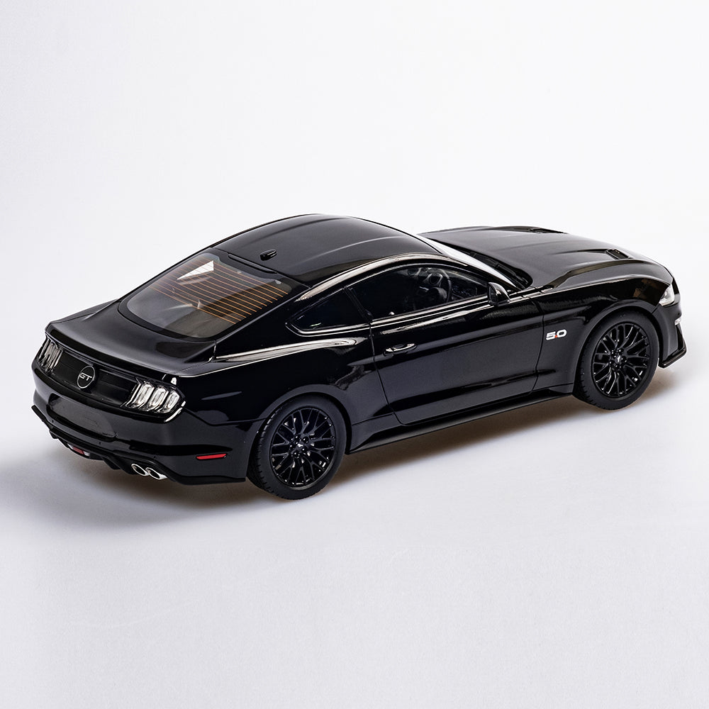 1:18 Ford Mustang GT Fastback - Shadow Black